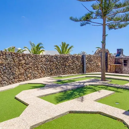 Puerto Del Carmen Sleeps 8 Pool Wifi Villa